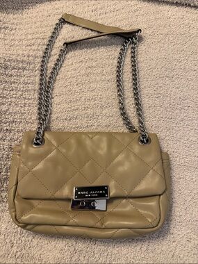 Marc Jacobs Quilted Shoulder Bag in taupe Green with Silver Chain